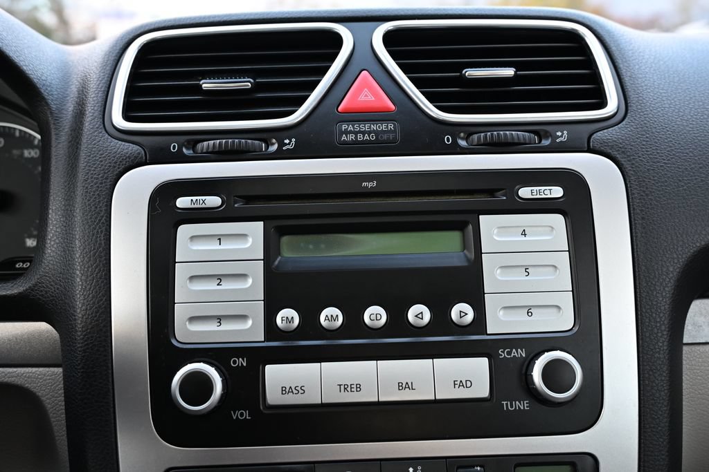 Used 2007 Volkswagen Eos 2.0T FWD image 19