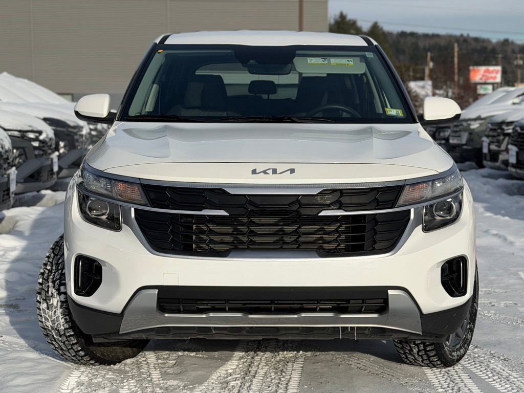 Used 2025 Kia Seltos LX image 2