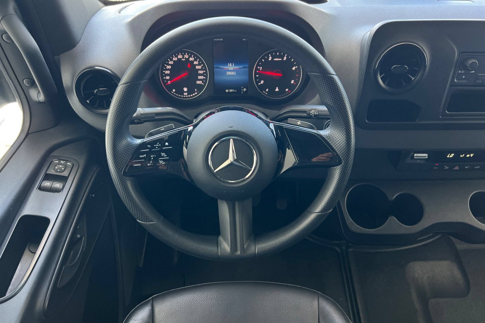 Used 2025 Mercedes-Benz Sprinter 2500 image 15