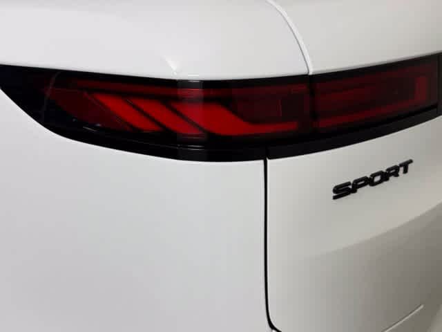 New 2027 Land Rover Range Rover Sport Dynamic SE AWD/4WD image 13