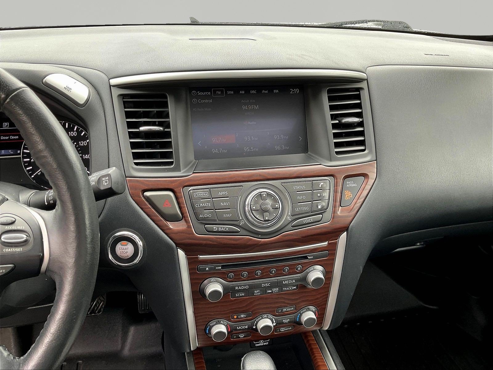 Used 2020 Nissan Pathfinder Platinum AWD/4WD image 9