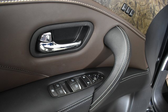Used 2023 INFINITI QX80 Premium Select w/ All-Season Package image 8
