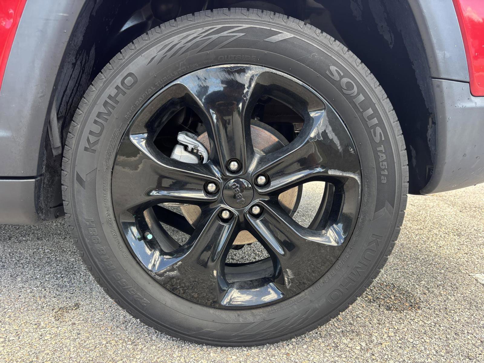 Used 2020 Jeep Compass Latitude FWD image 32