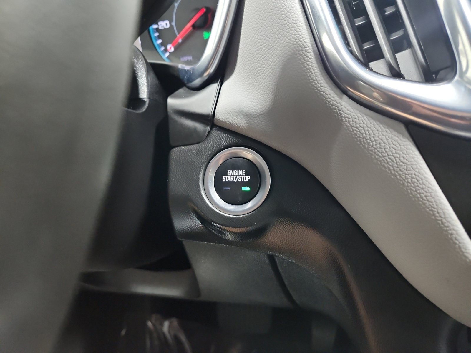 Used 2023 Chevrolet Equinox LS FWD image 19