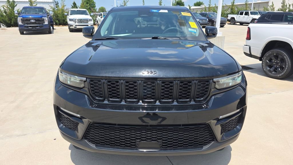 Used 2023 Jeep Grand Cherokee Limited w/ Black Appearance Package AWD/4WD image 8