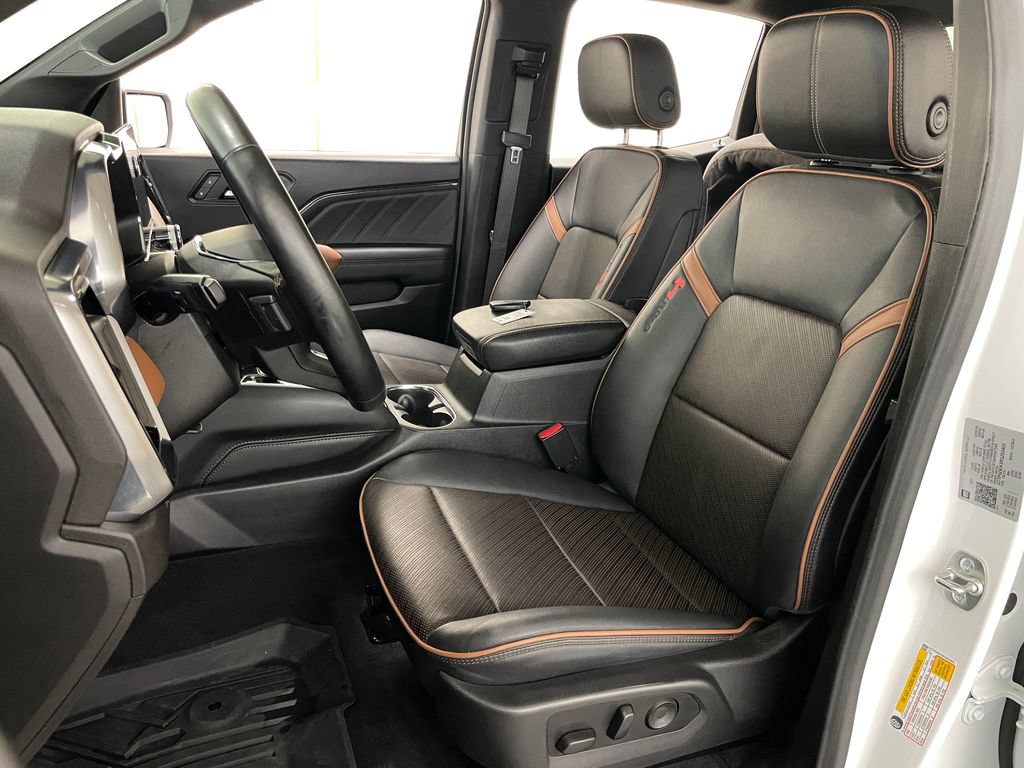 Certified 2024 GMC Canyon AT4 w/ AT4 Premium Package AWD/4WD image 28
