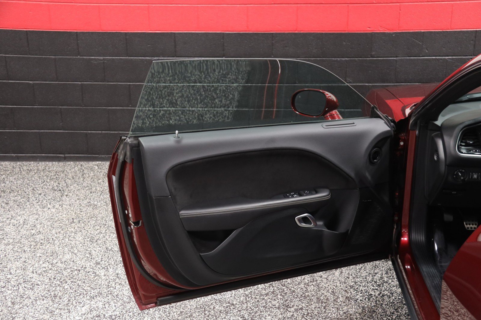 Used 2018 Dodge Challenger SRT w/ Technology Group RWD image 37