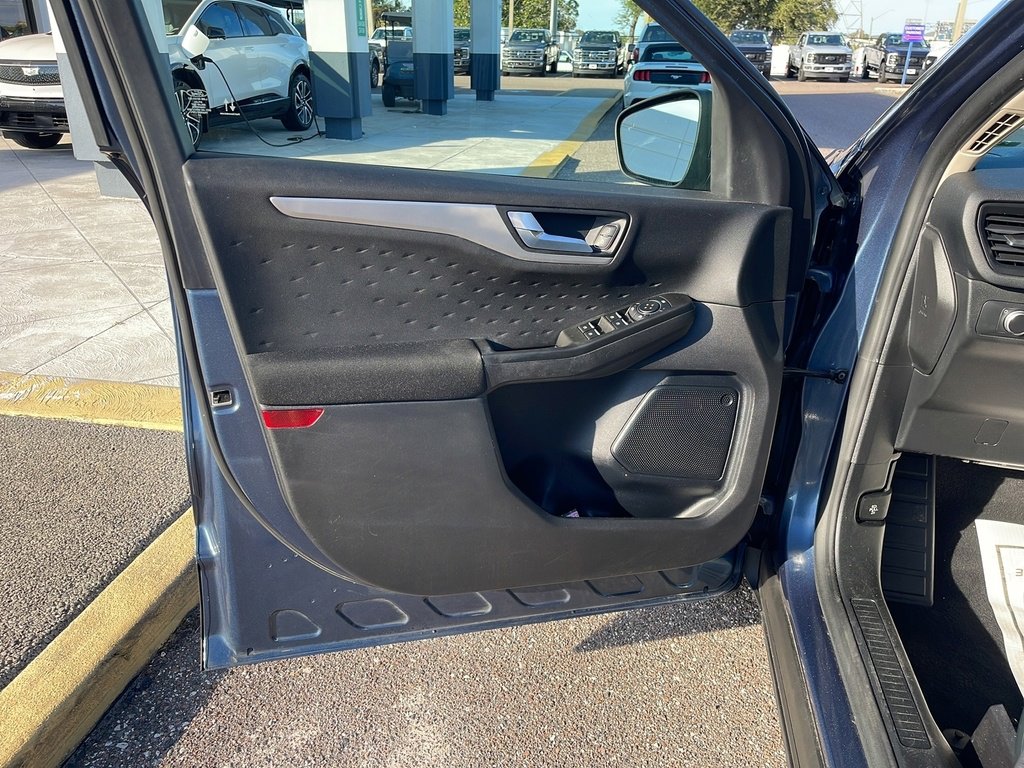 Certified 2020 Ford Escape SE image 8