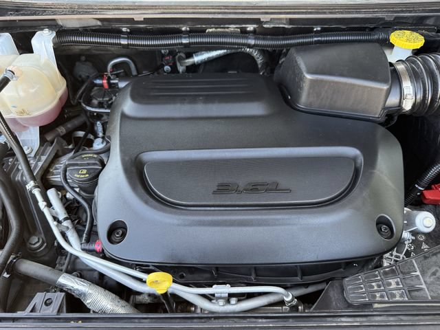 Used 2024 Chrysler Pacifica Touring-L FWD image 33