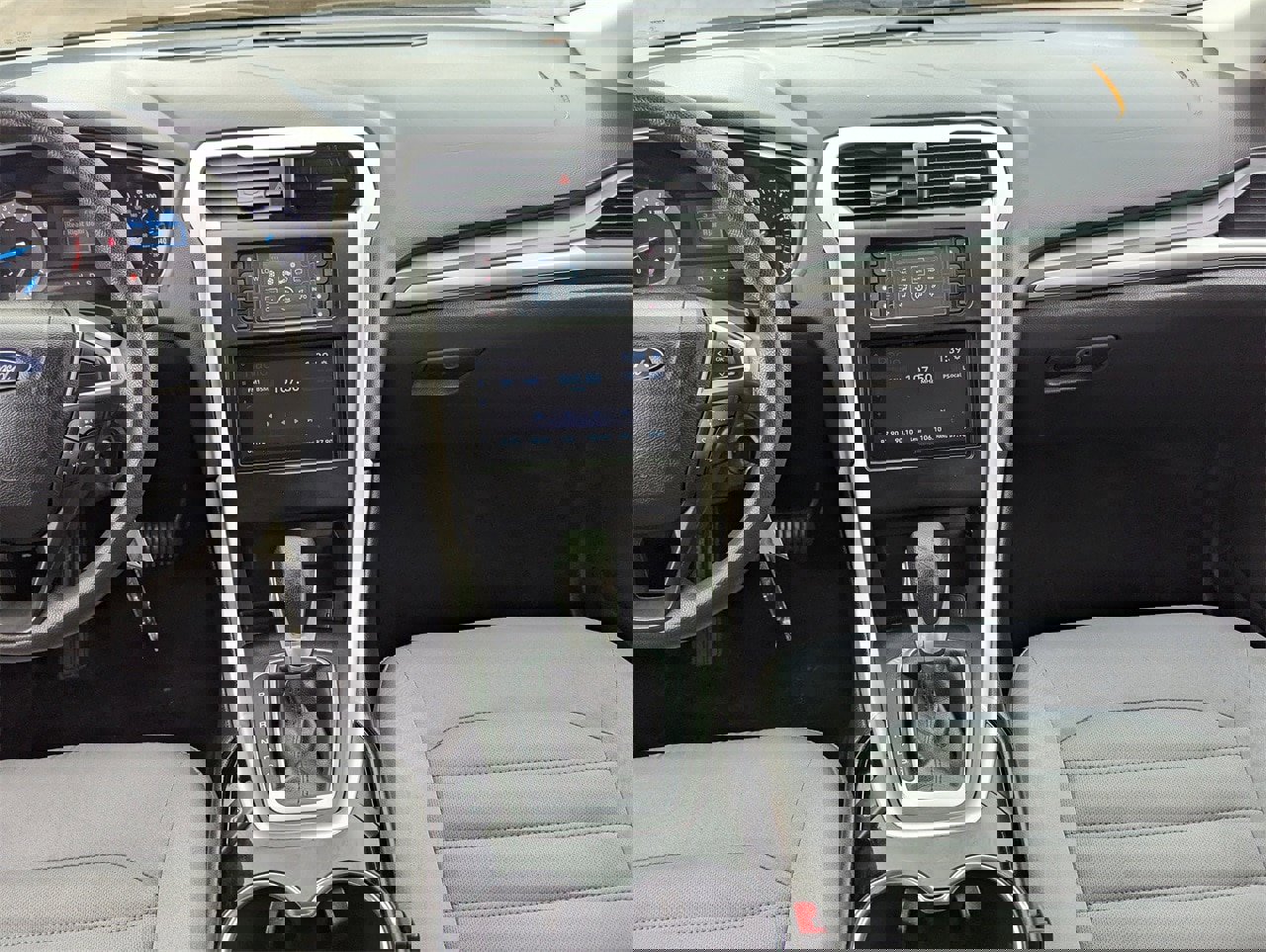 Used 2015 Ford Fusion S image 17