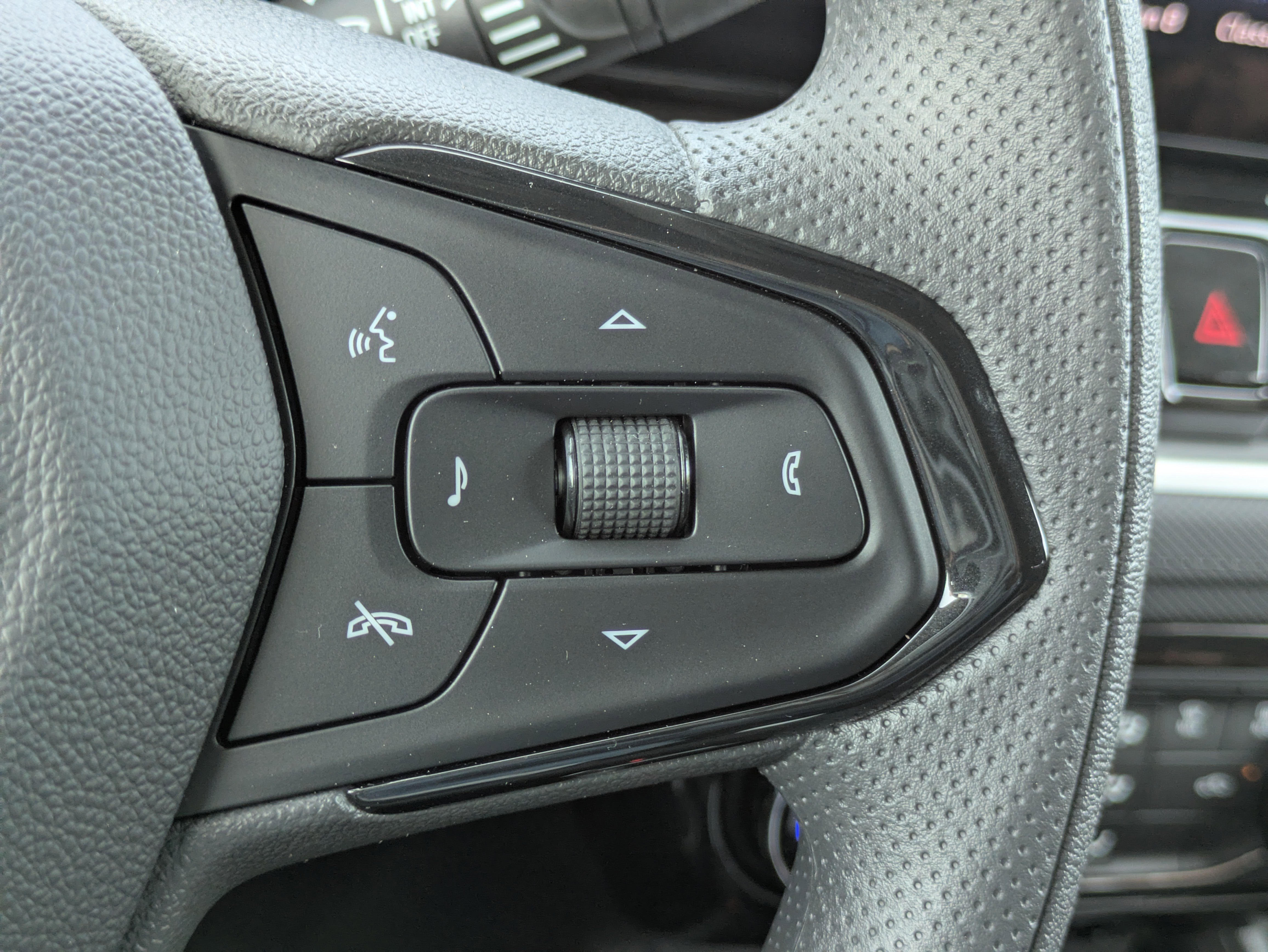 New 2026 Chevrolet Trax LT w/ Midnight Edition image 15