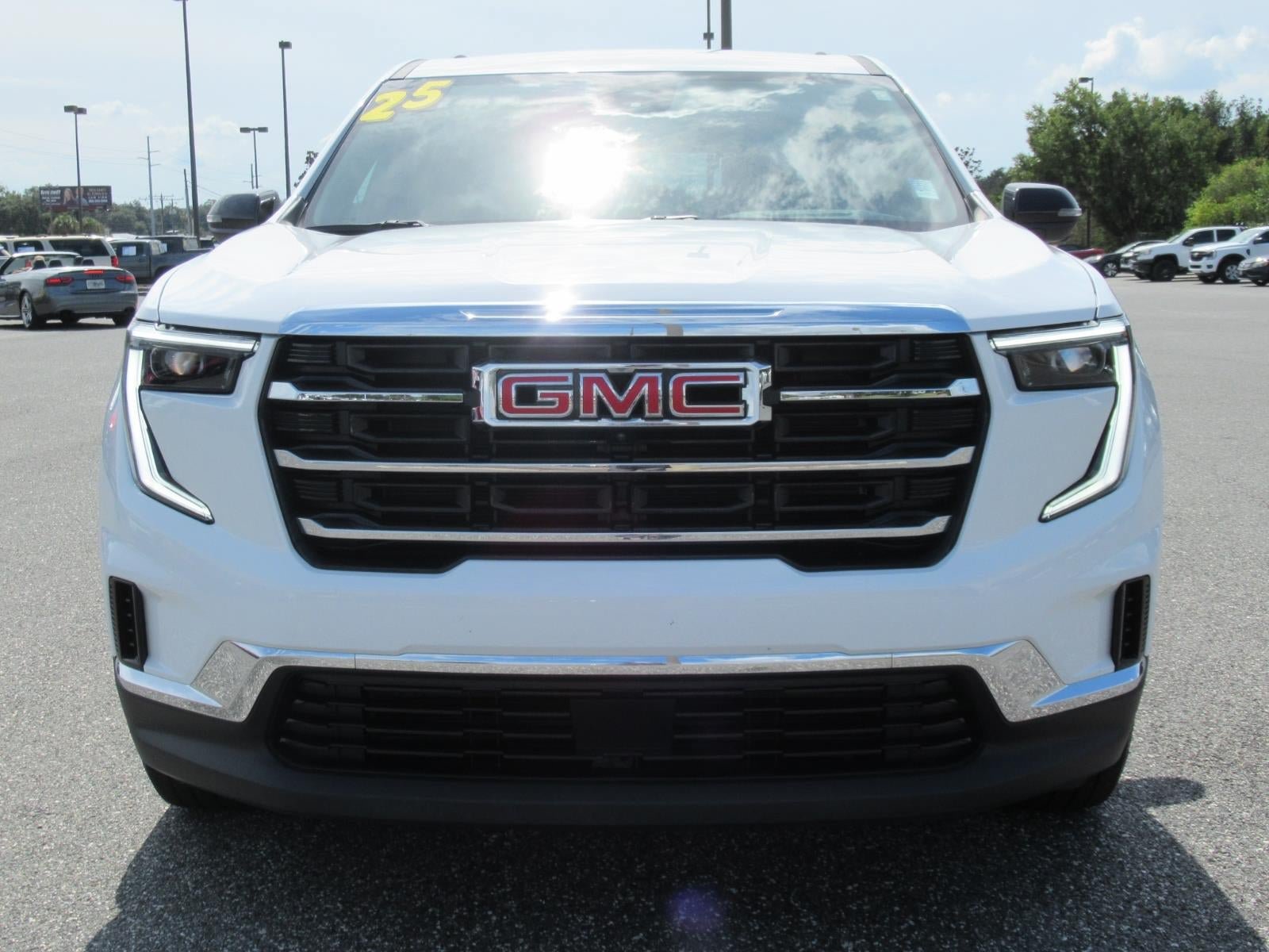 Used 2025 GMC Acadia Elevation FWD image 7