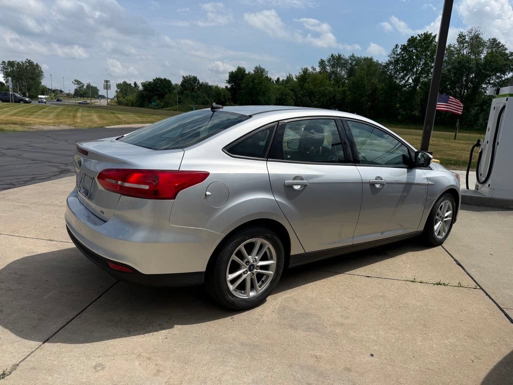 Certified 2017 Ford Focus SE FWD image 8