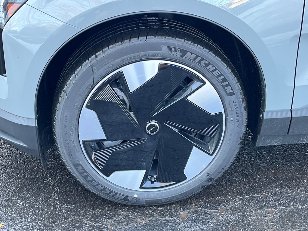 New 2026 Volvo EX30 Plus w/ Protection Package Premier image 8