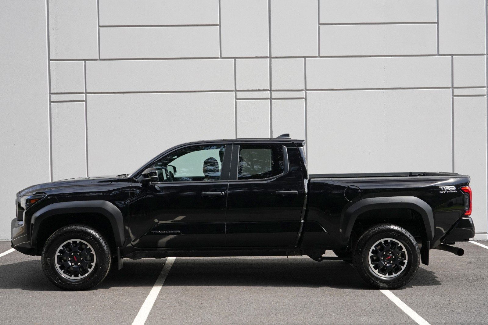 Used 2024 Toyota Tacoma TRD Off-Road w/ TRD Off Road Premium Package AWD/4WD image 50
