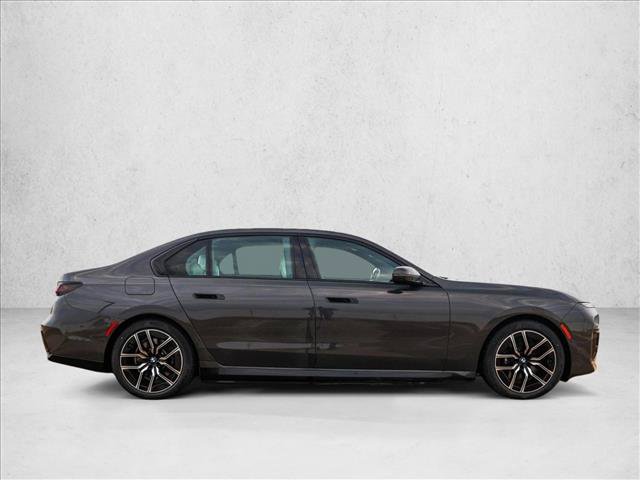 Used 2023 BMW i7 xDrive60 AWD/4WD image 4