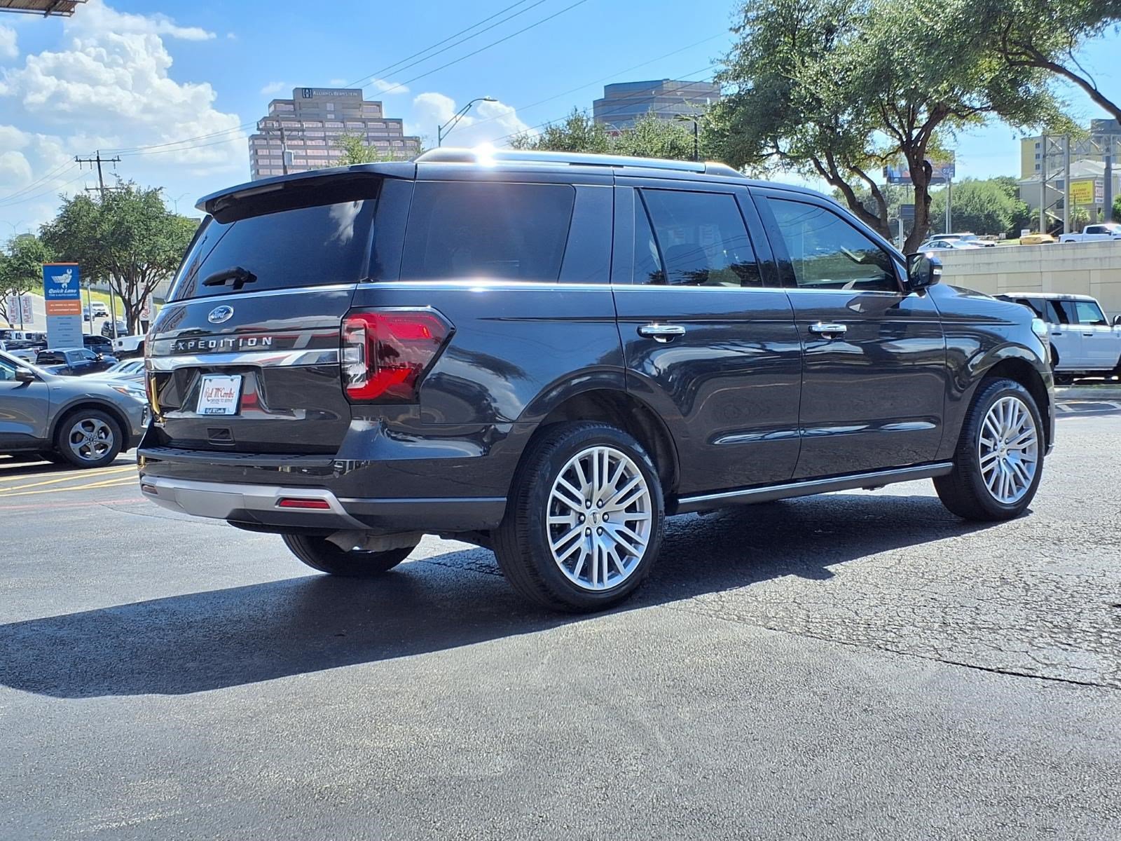 Certified 2024 Ford Expedition Limited AWD/4WD image 6