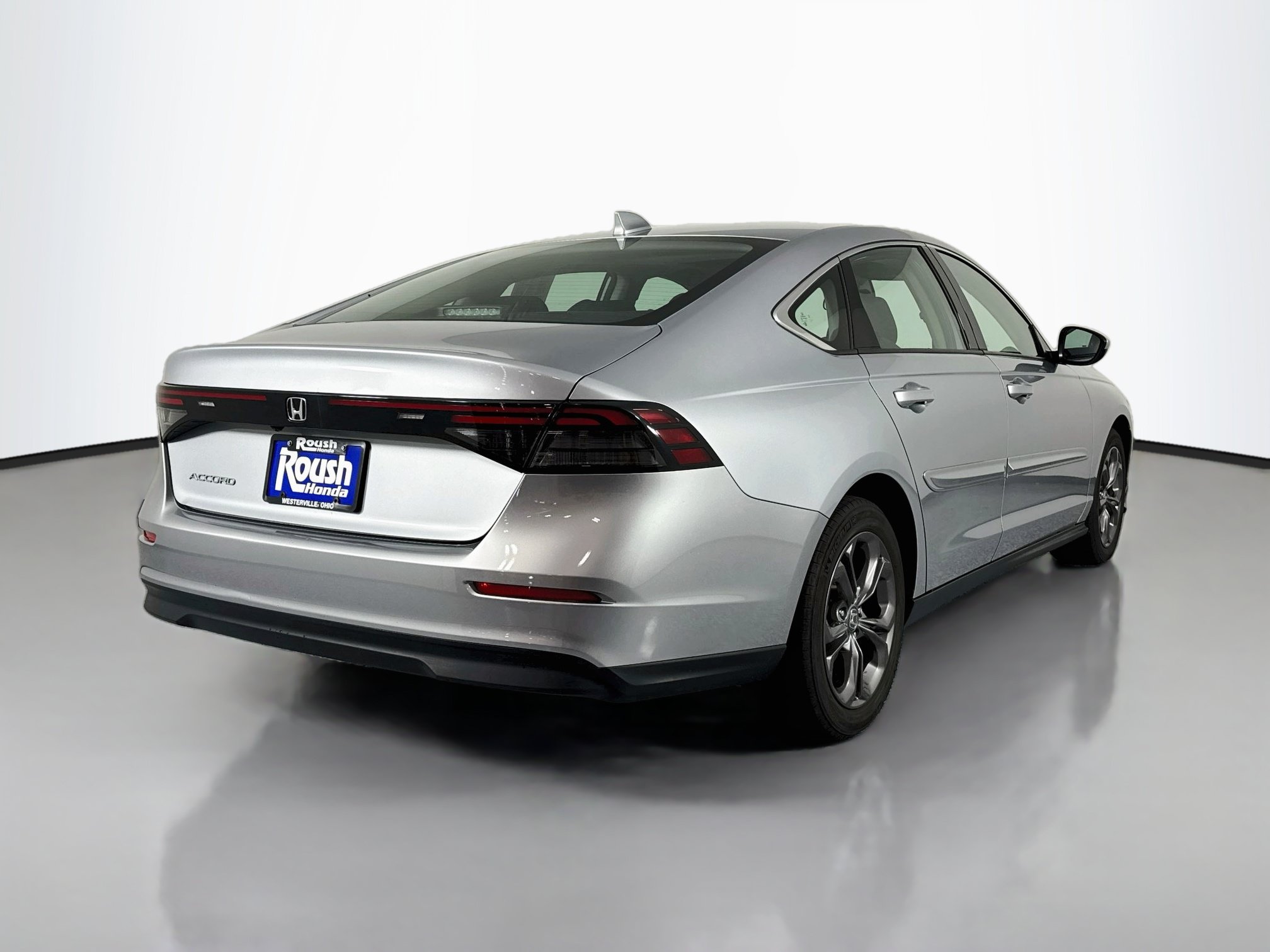 Certified 2023 Honda Accord EX image 5