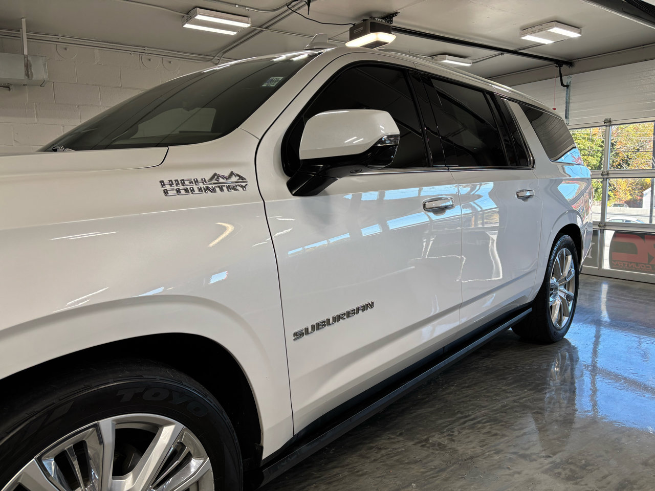 Used 2021 Chevrolet Suburban High Country image 7