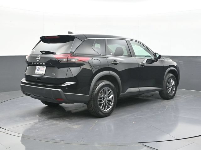 Used 2024 Nissan Rogue S AWD/4WD image 13