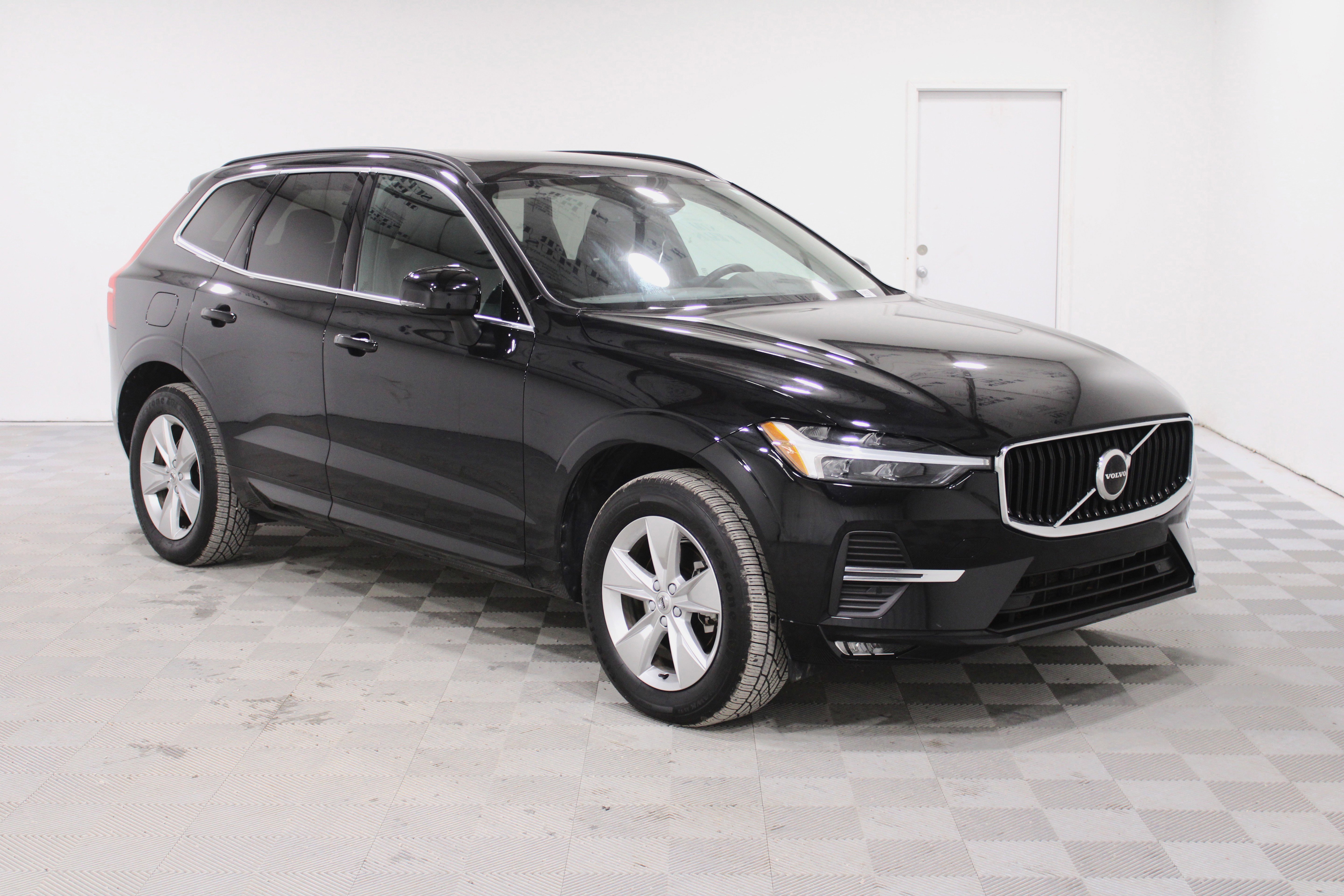 Used 2022 Volvo XC60 B5 Momentum