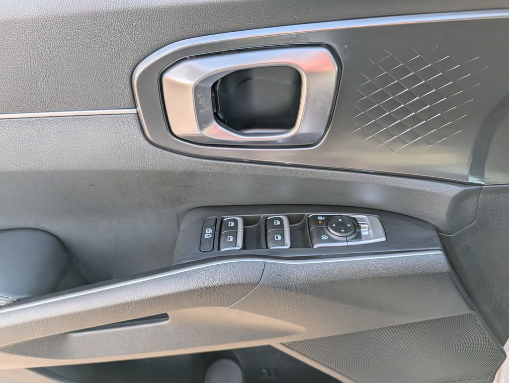 Used 2025 Kia Sorento S w/ Panoramic Sunroof Package image 19