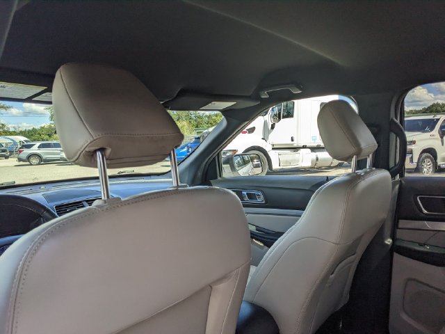 Used 2019 Ford Explorer XLT w/ Equipment Group 202A AWD/4WD image 20