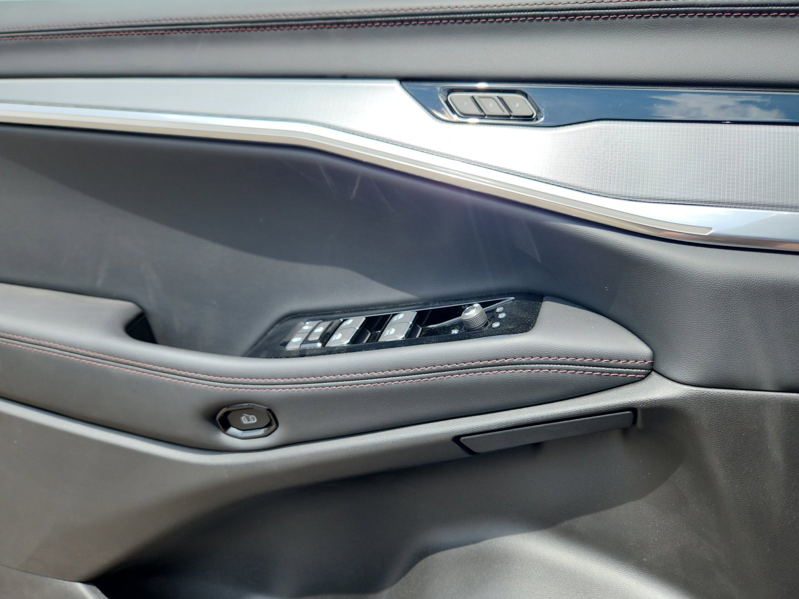 New 2025 Jeep Wagoneer S Launch Edition image 14