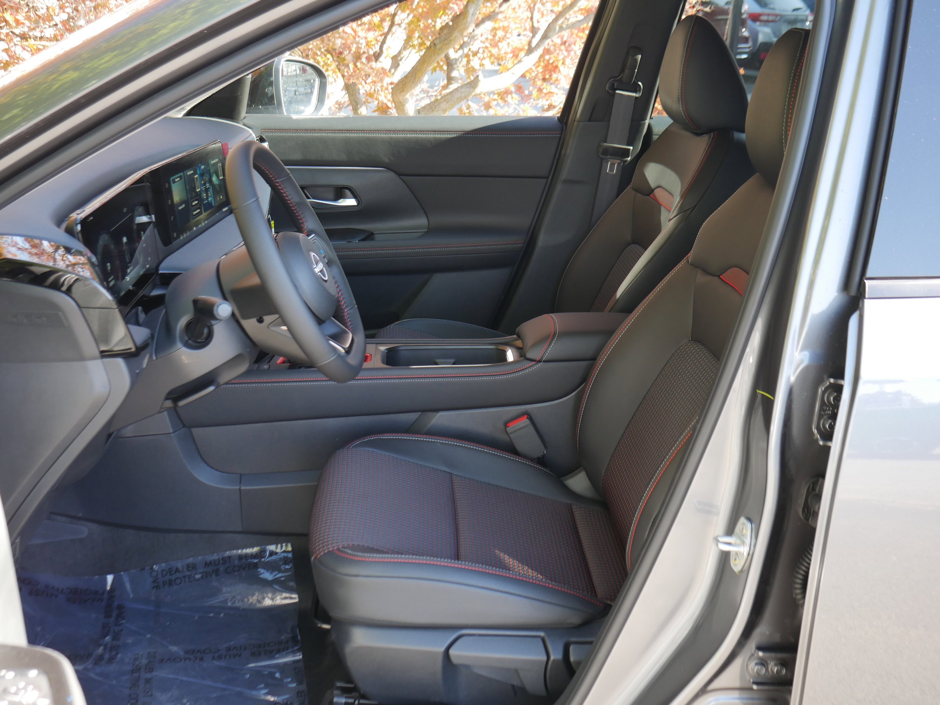 New 2026 Nissan Kicks SR w/ Cold Weather Package image 3