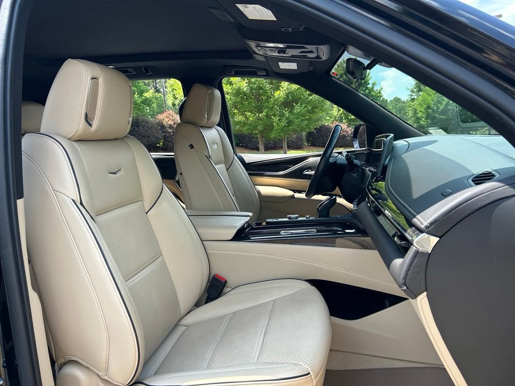 Used 2022 Cadillac Escalade Premium Luxury w/ Performance Package AWD/4WD image 50