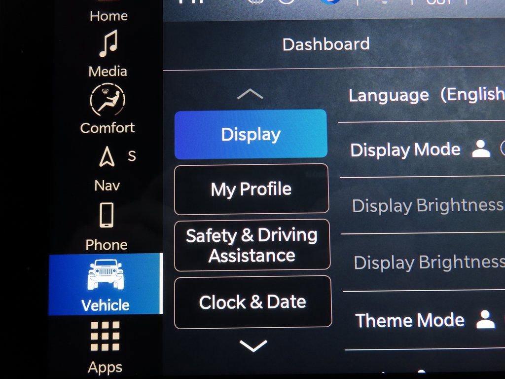 Used 2024 Jeep Wrangler Unlimited Sahara w/ Technology Group image 18