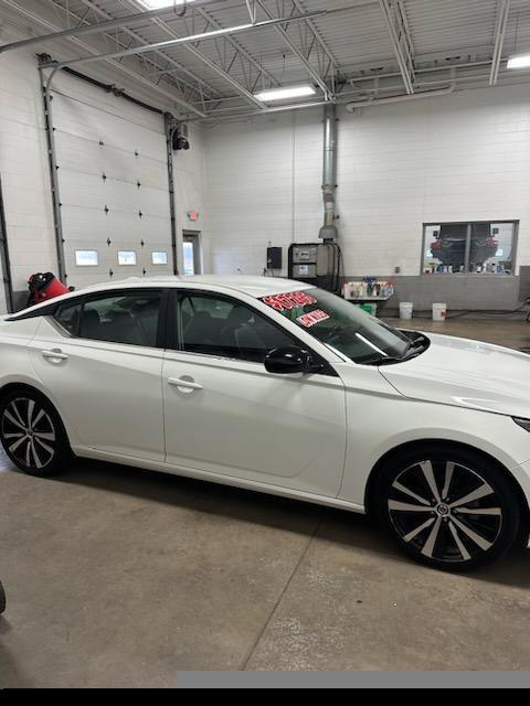 Used 2019 Nissan Altima 2.5 SR FWD image 4
