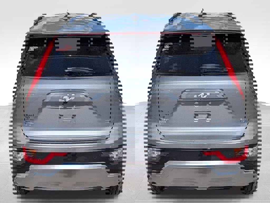 Used 2025 Kia Niro EX Touring image 4