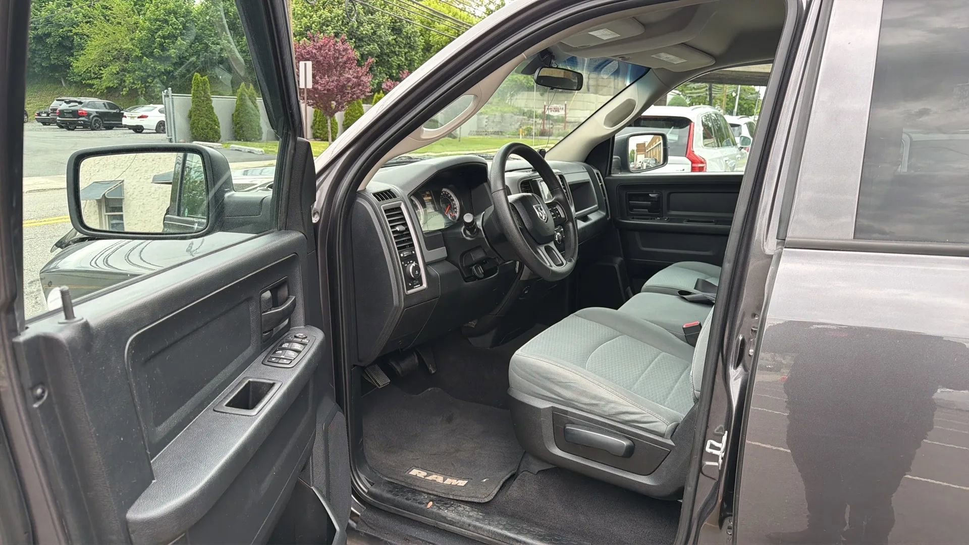 Used 2017 RAM 1500 Express AWD/4WD image 20