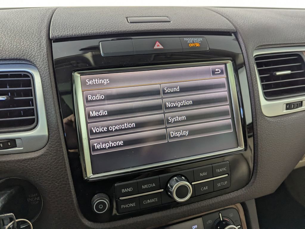 Used 2012 Volkswagen Touareg Sport AWD/4WD image 11