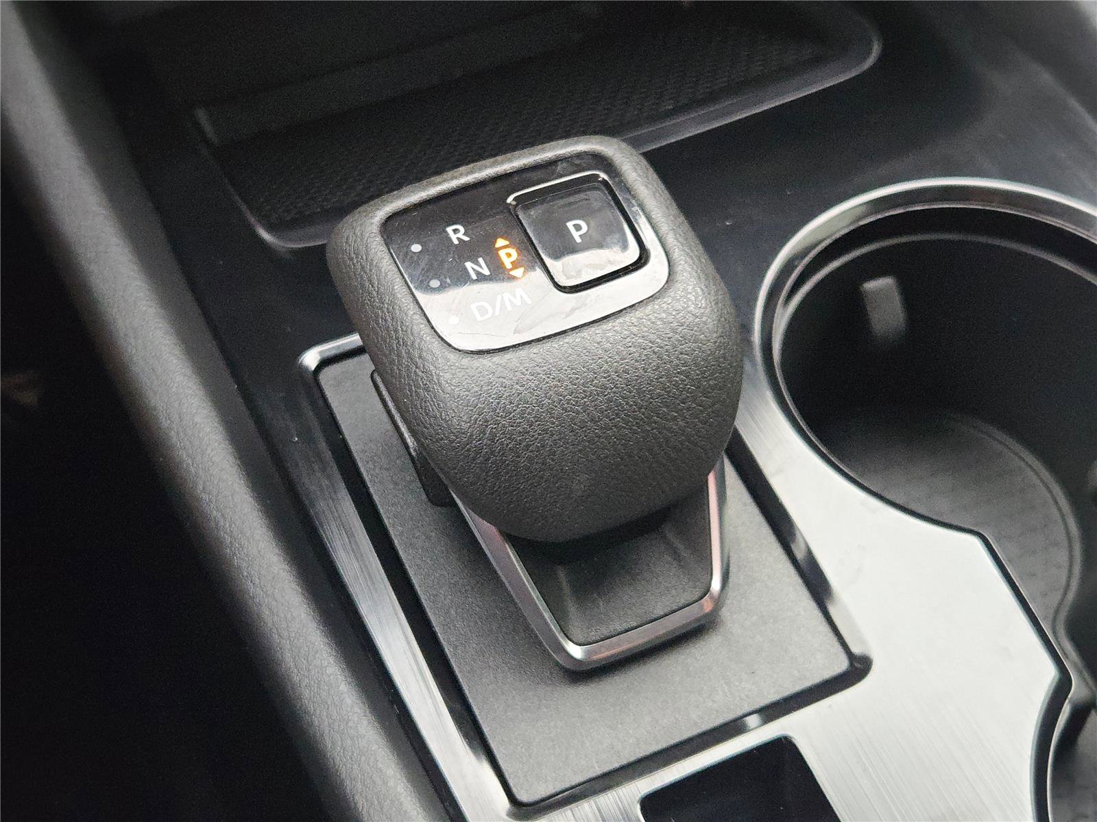 Used 2024 Nissan Rogue S image 30