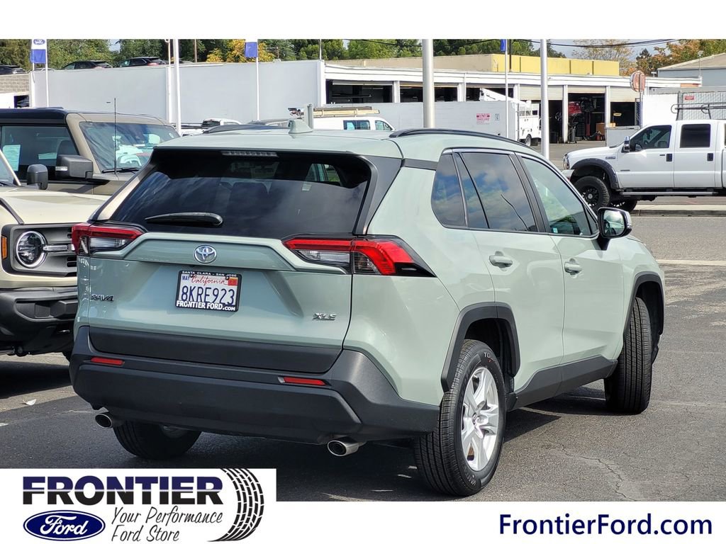Used 2019 Toyota RAV4 XLE image 5
