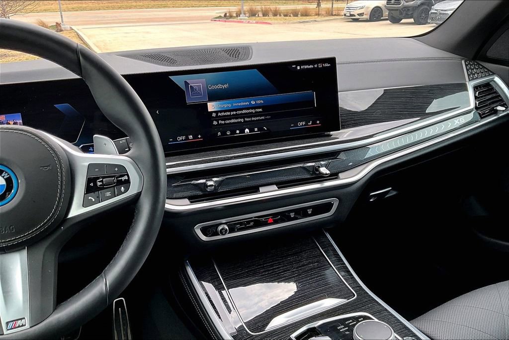 Used 2025 BMW X5 xDrive50e w/ M Sport Package image 8