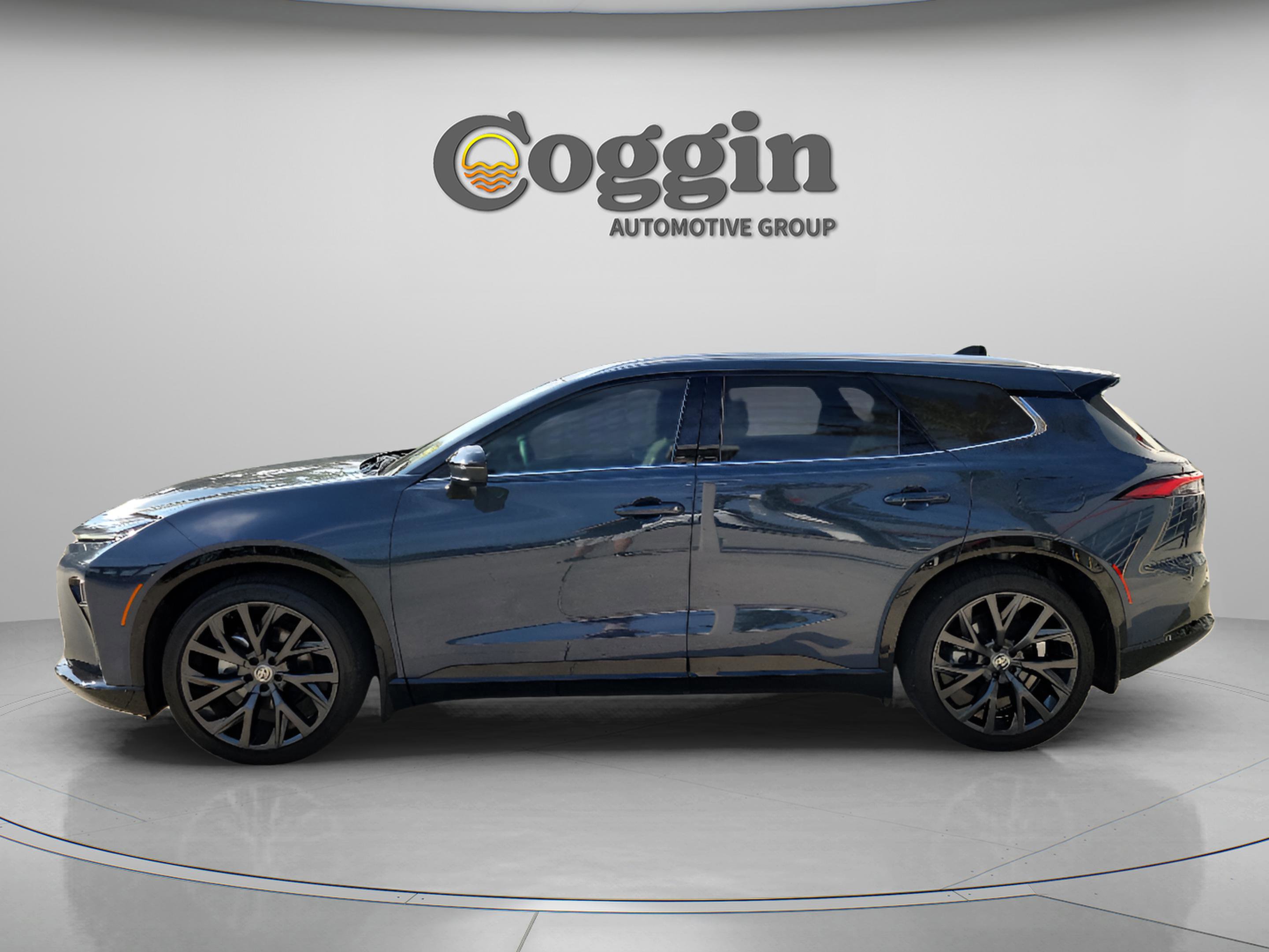 Certified 2025 Toyota Crown Signia w/ Advanced Technology Package AWD/4WD image 2