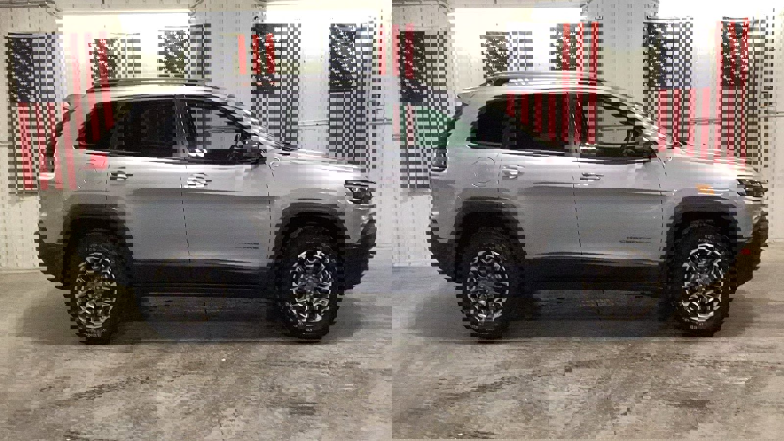 Used 2019 Jeep Cherokee Trailhawk image 15