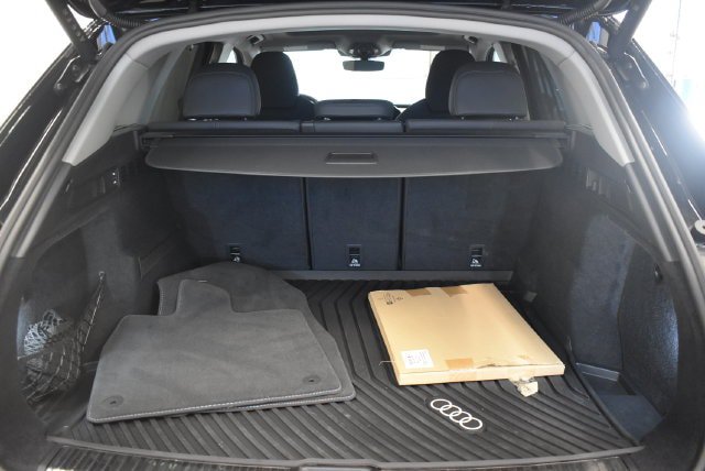 Used 2025 Audi Q5 Prestige AWD/4WD image 16