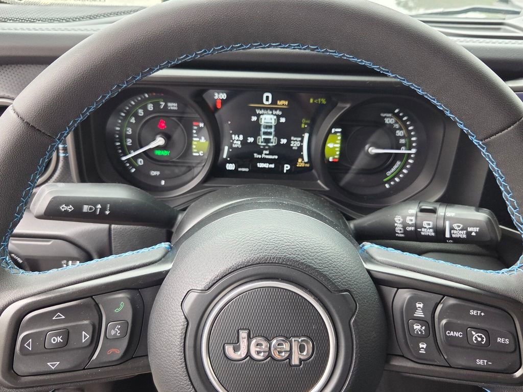 Used 2025 Jeep Wrangler Unlimited Rubicon 4xe image 21