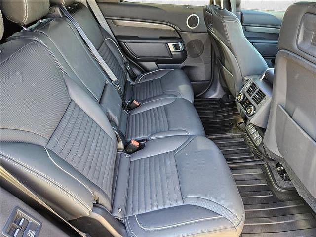 Used 2024 Land Rover Discovery Metropolitan Edition image 21