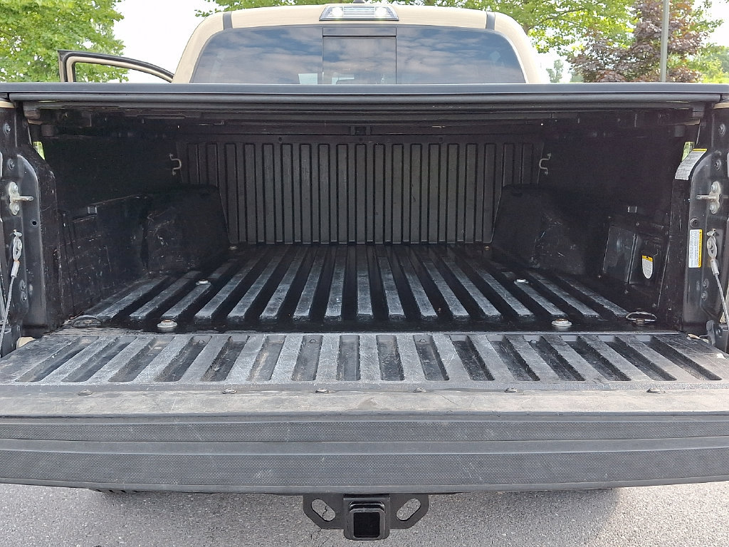 Used 2020 Toyota Tacoma Limited AWD/4WD image 30