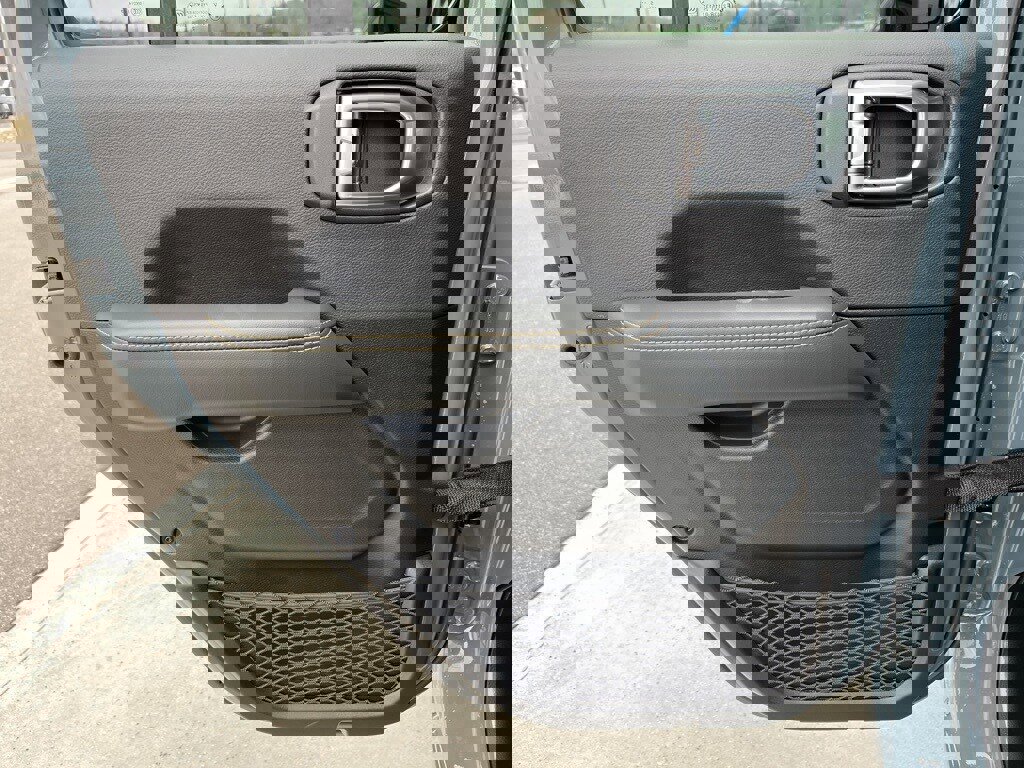 New 2026 Jeep Gladiator Sport image 15