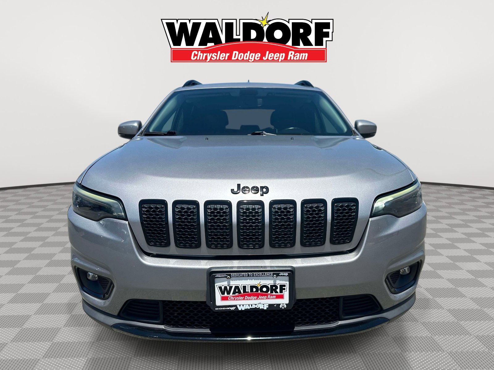 Used 2020 Jeep Cherokee Latitude Plus AWD/4WD image 2