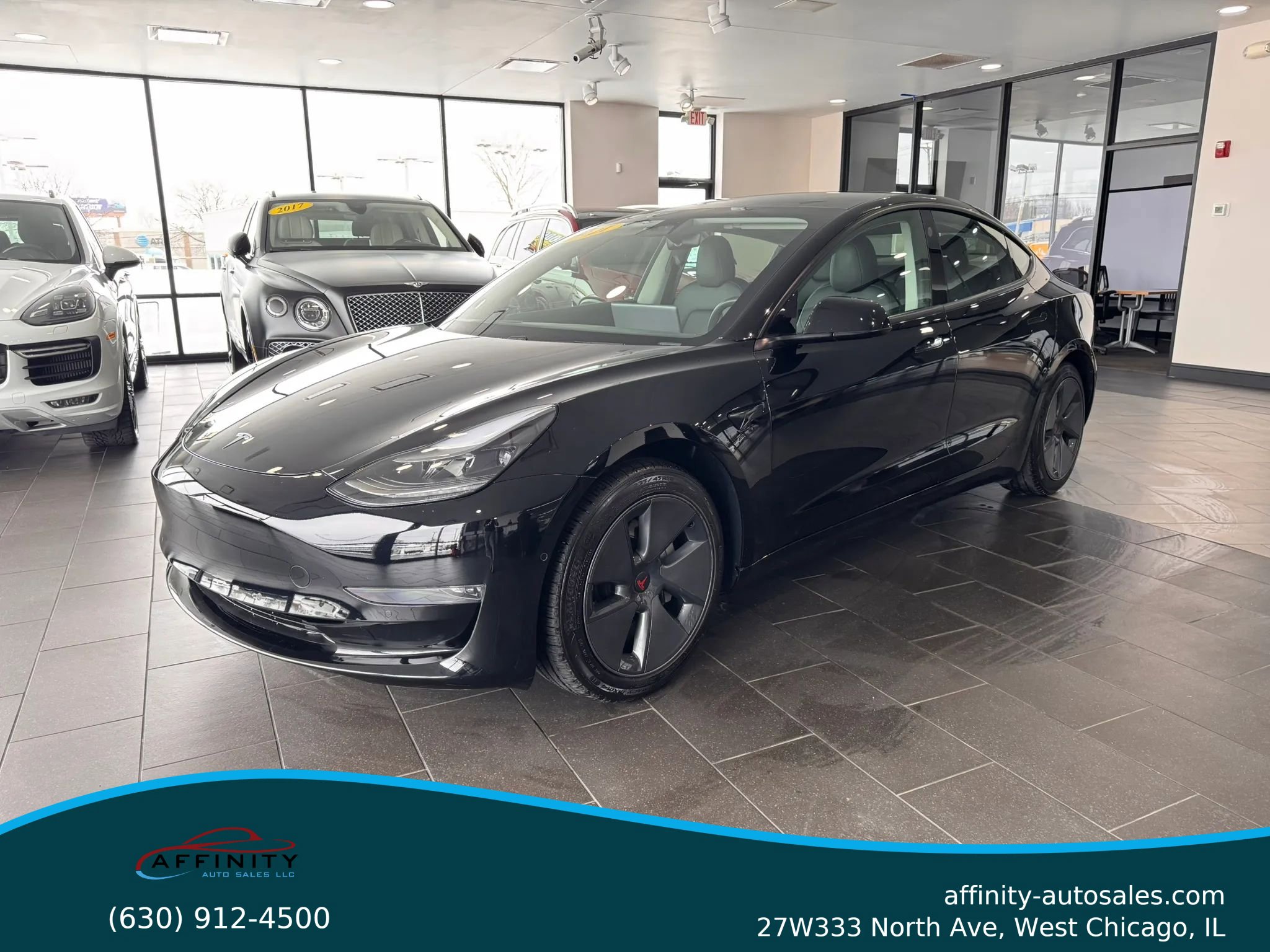 Used 2021 Tesla Model 3 Standard Range Plus image 1