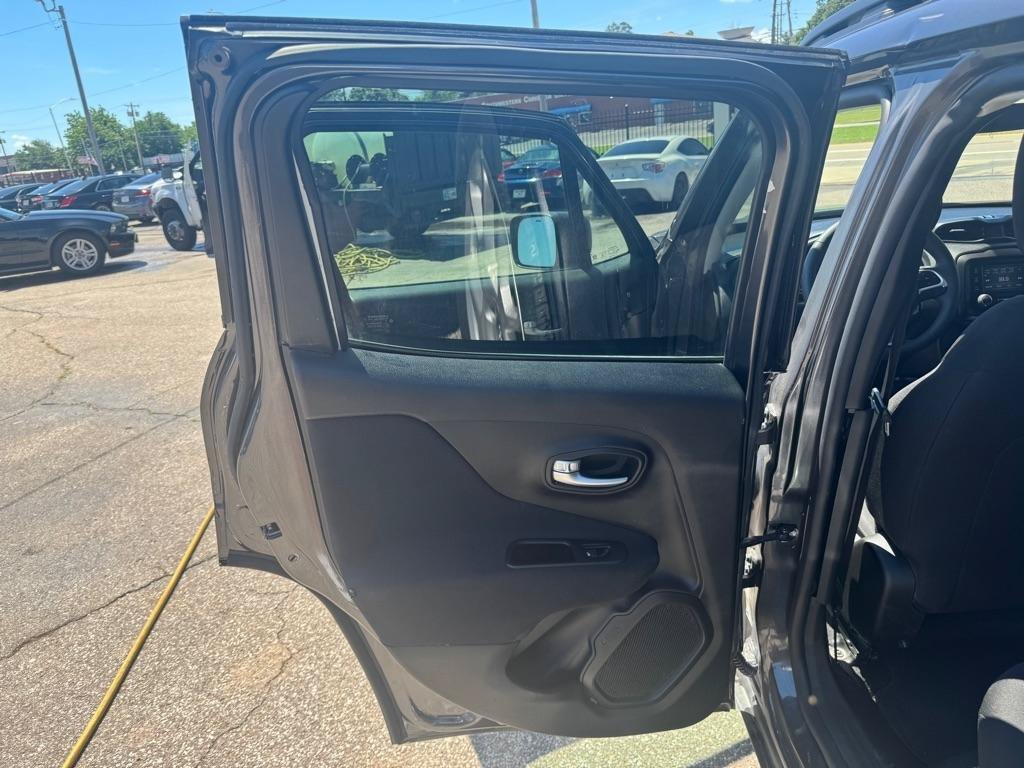Used 2020 Jeep Renegade Sport w/ Sport Appearance Group FWD image 23