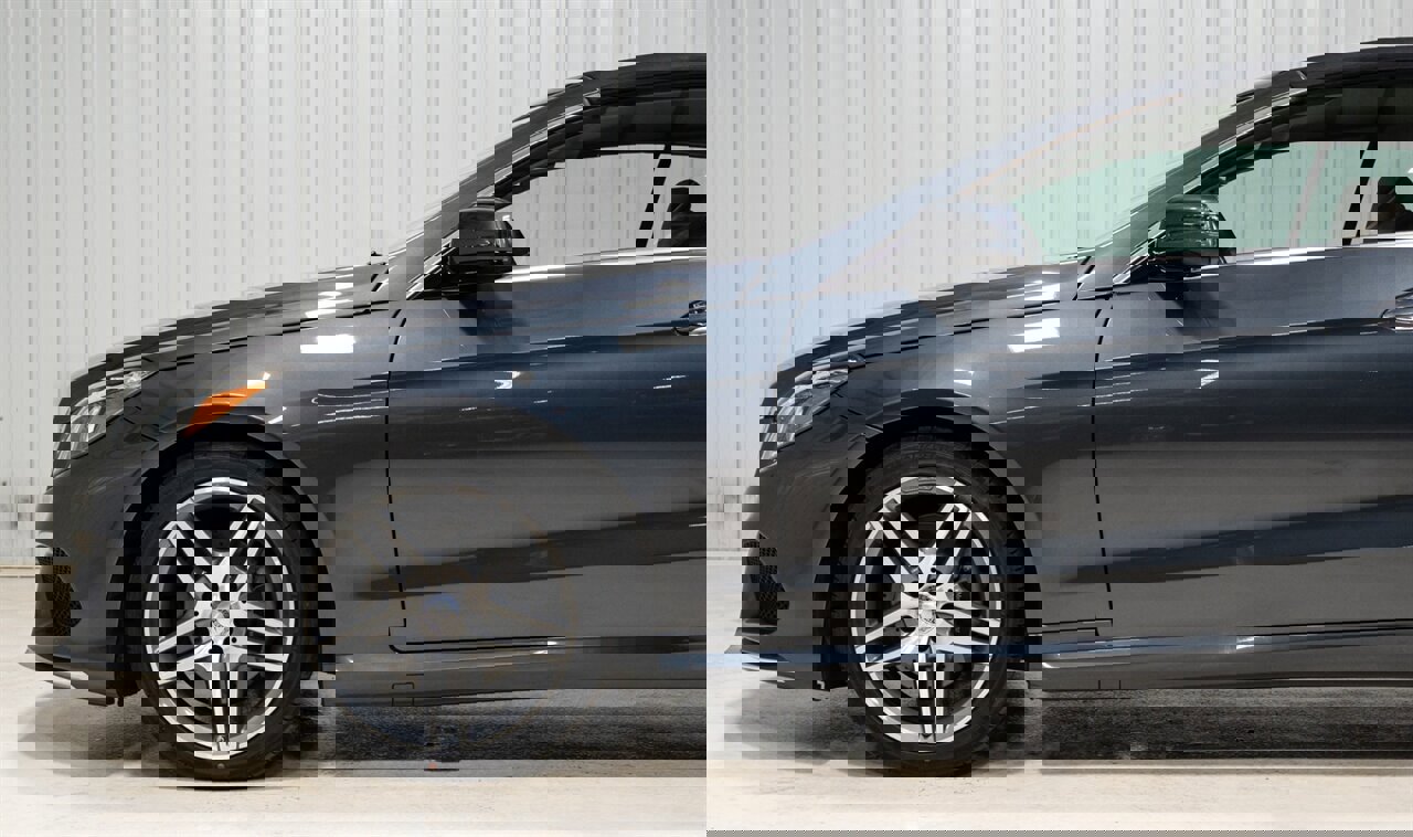 Used 2016 Mercedes-Benz E 400 Cabriolet image 3