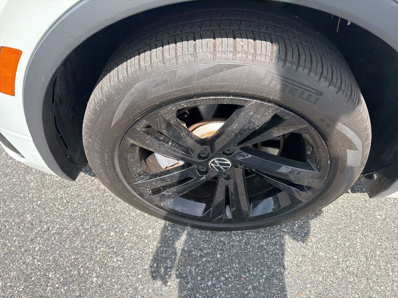 Used 2023 Volkswagen Tiguan SE R-Line image 11